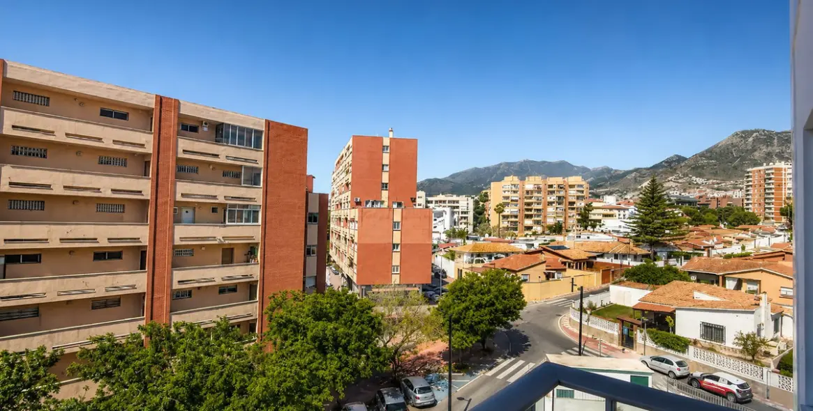 Продажа апартаментов на среднем этаже в Benalmadena Costa 14