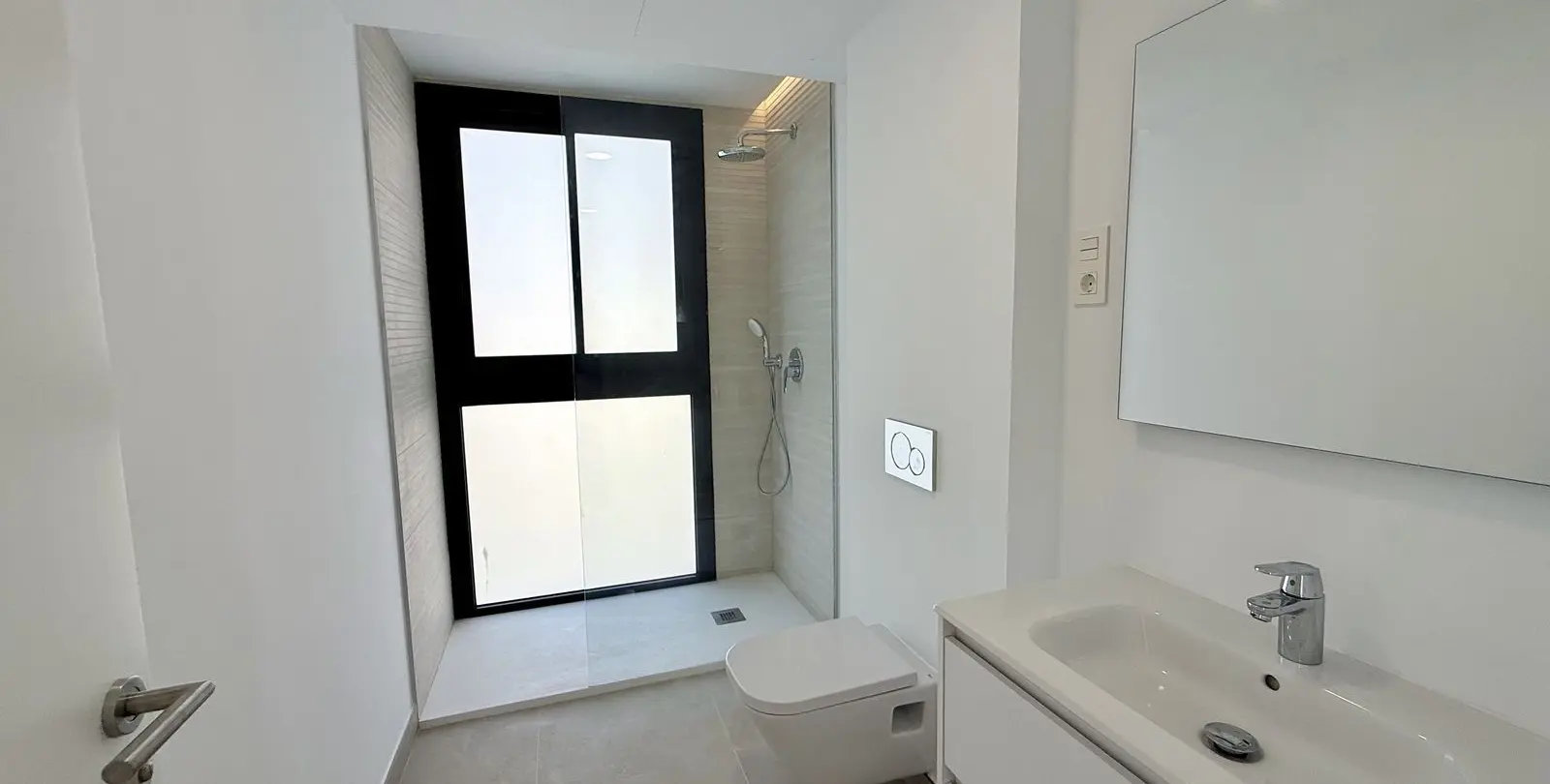 Sale of penthouse in Estepona 3