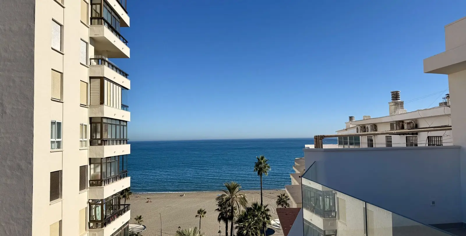 Sale of penthouse in Estepona 4