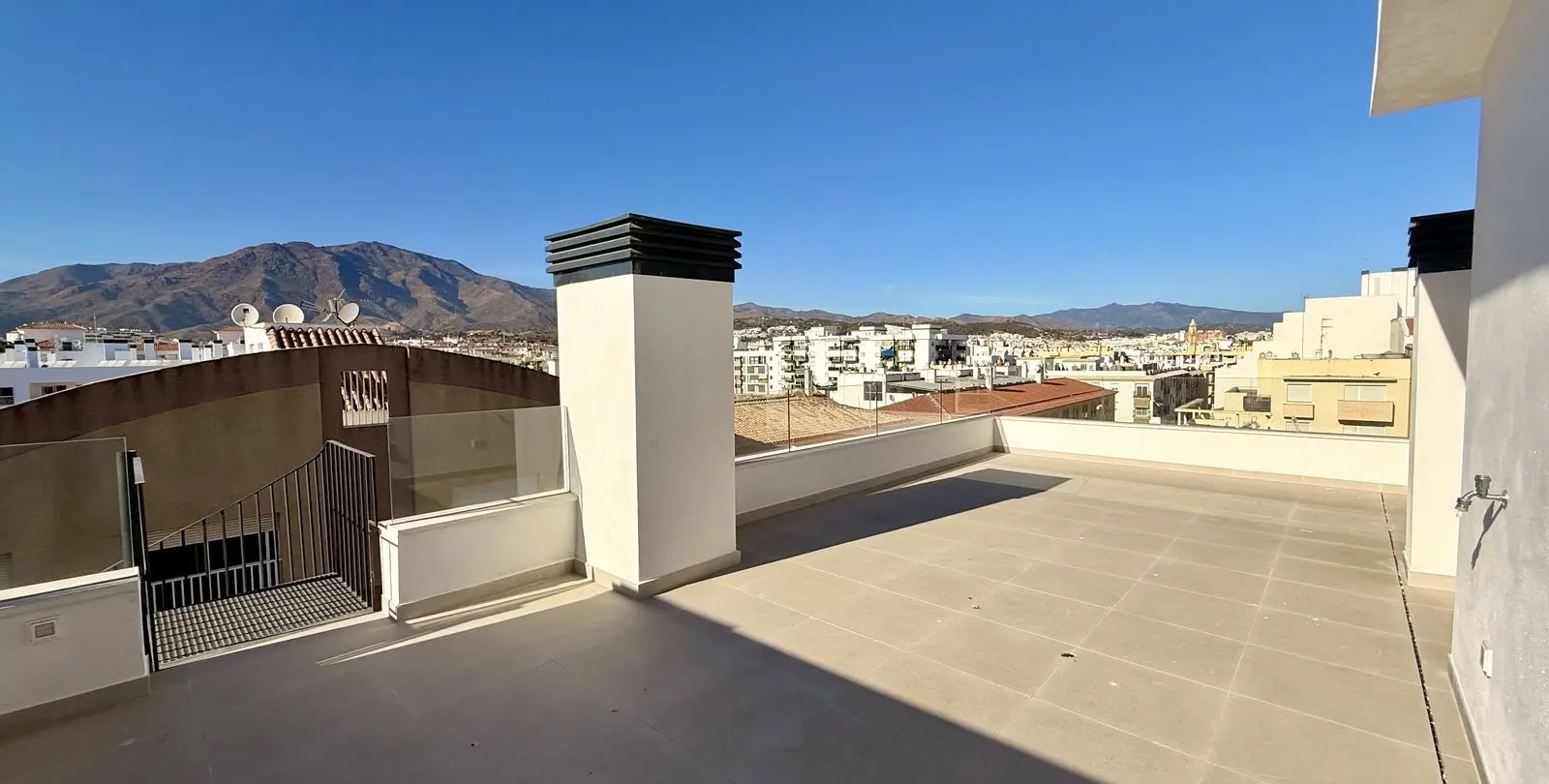 Sale of penthouse in Estepona 6