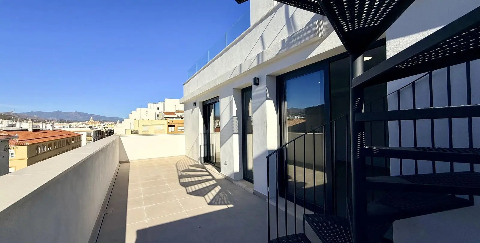 Sale of penthouse in Estepona 10