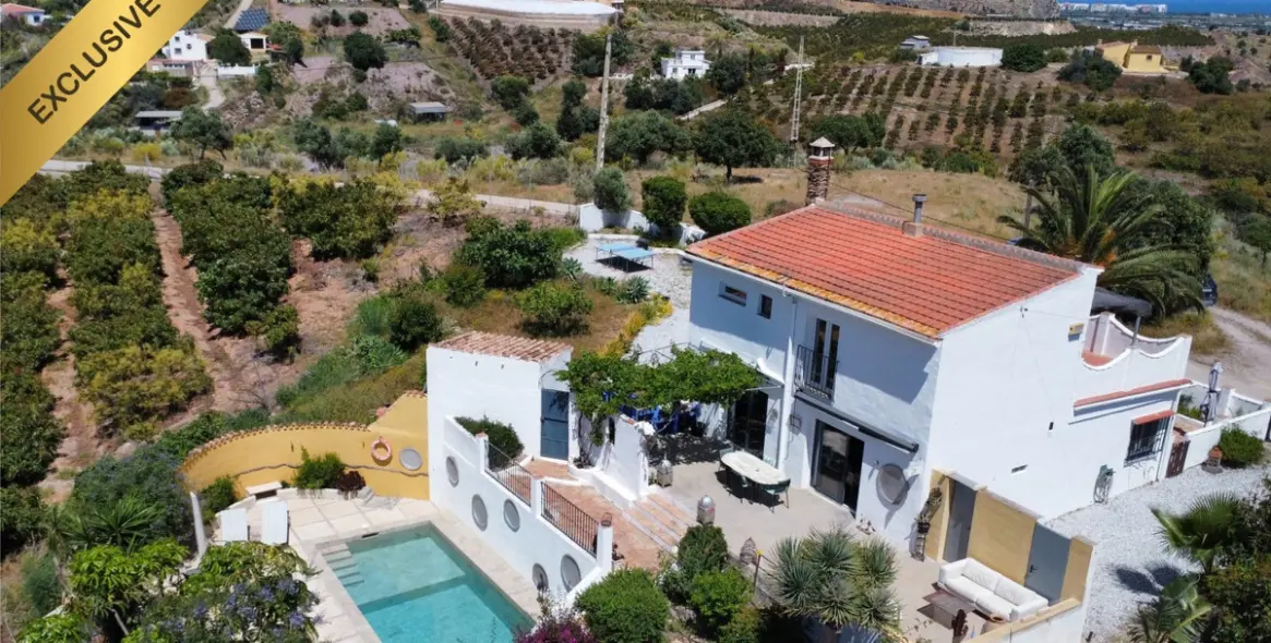 Sale of detached villa in Vélez-Málaga 1