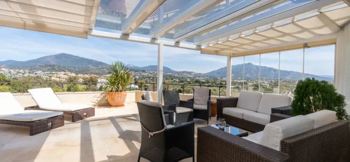 Sale of penthouse in Estepona 0