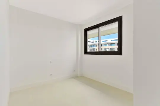 Image 9 thumb