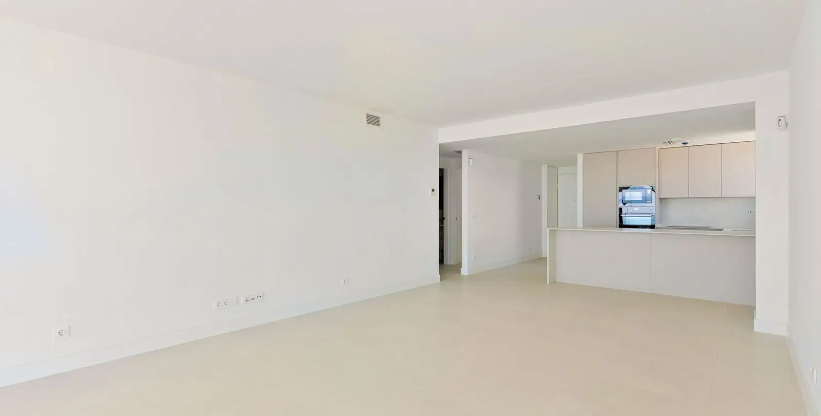 Sale of middle floor apartment in Fuengirola 3