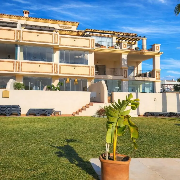 Sale of middle floor apartment in Selwo