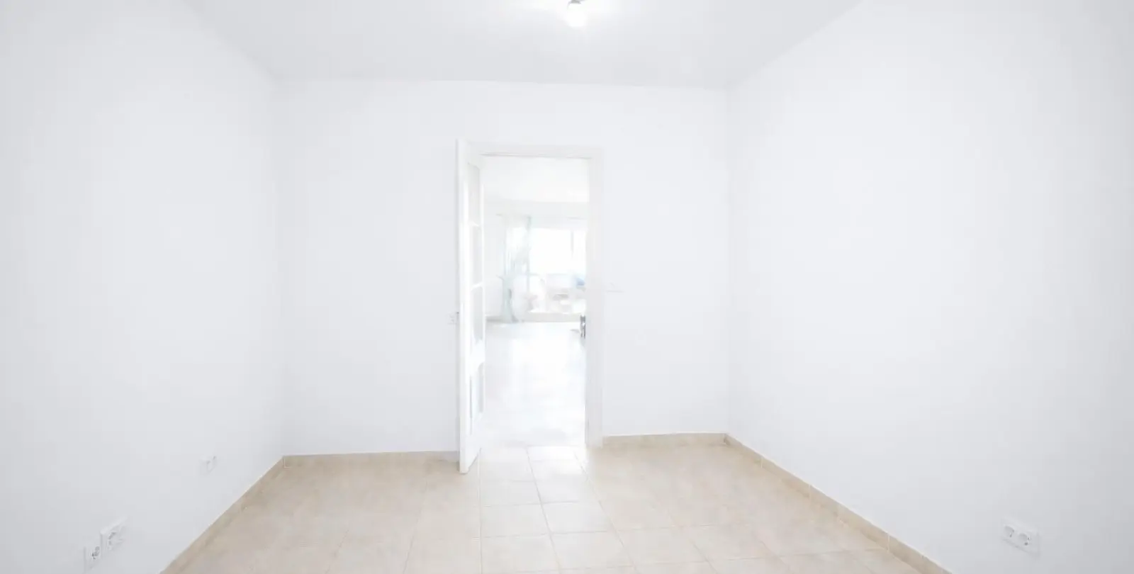 Sale of middle floor apartment in Selwo 18