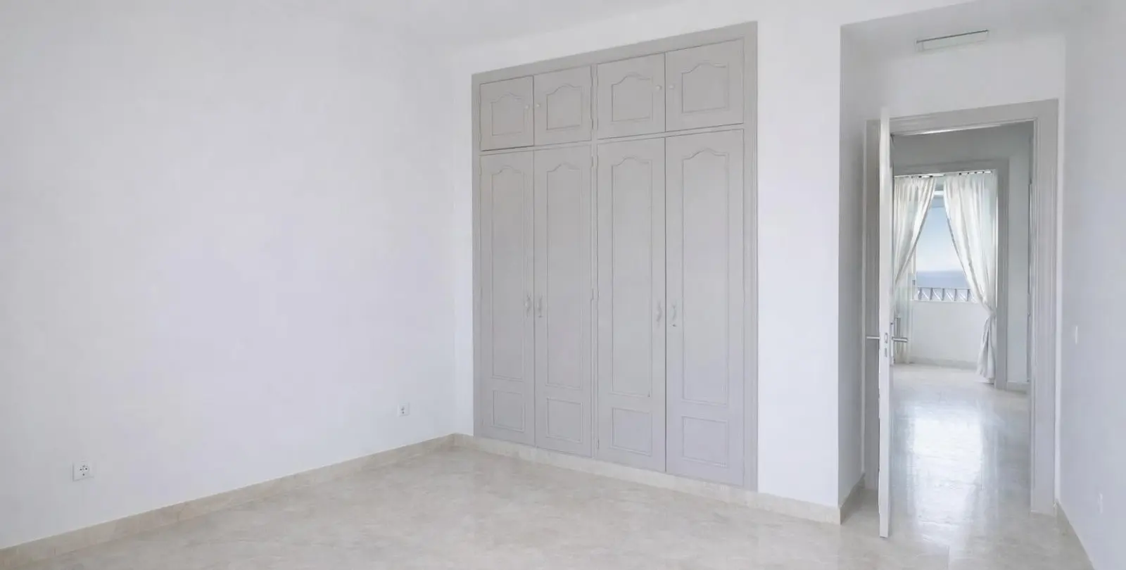 Sale of middle floor apartment in Selwo 27