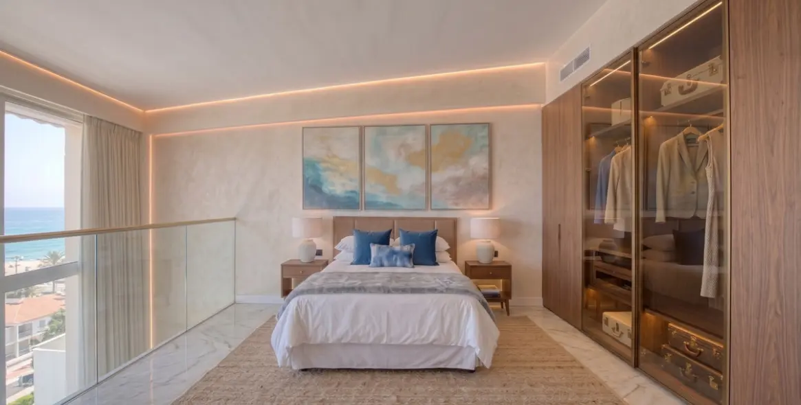 Продажа двухуровневых апартаментов в Marbella 24