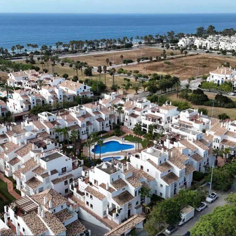 Продажа апартаментов на первом этаже в San Pedro de Alcántara