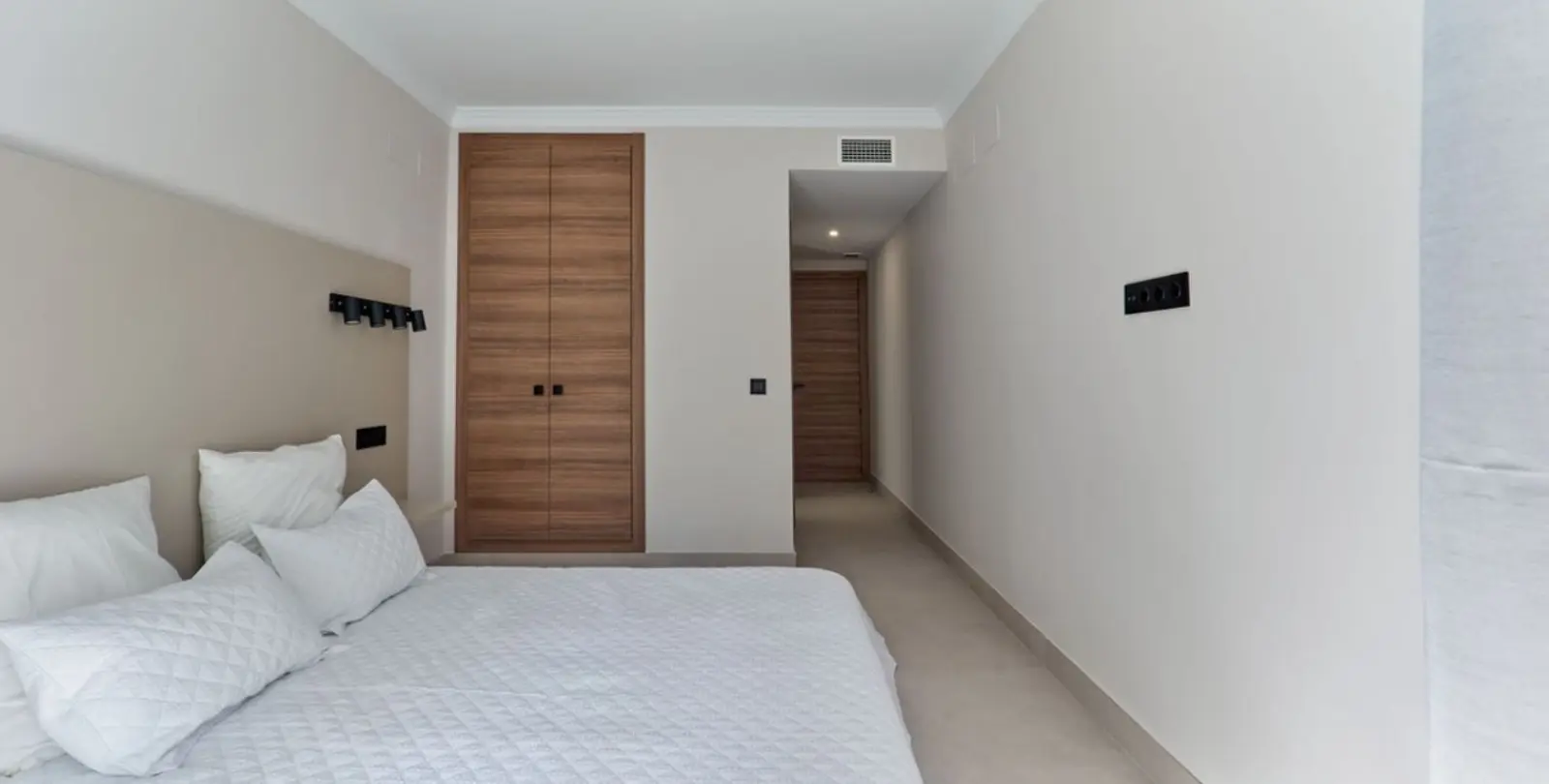Продажа апартаментов на первом этаже в San Pedro de Alcántara 11