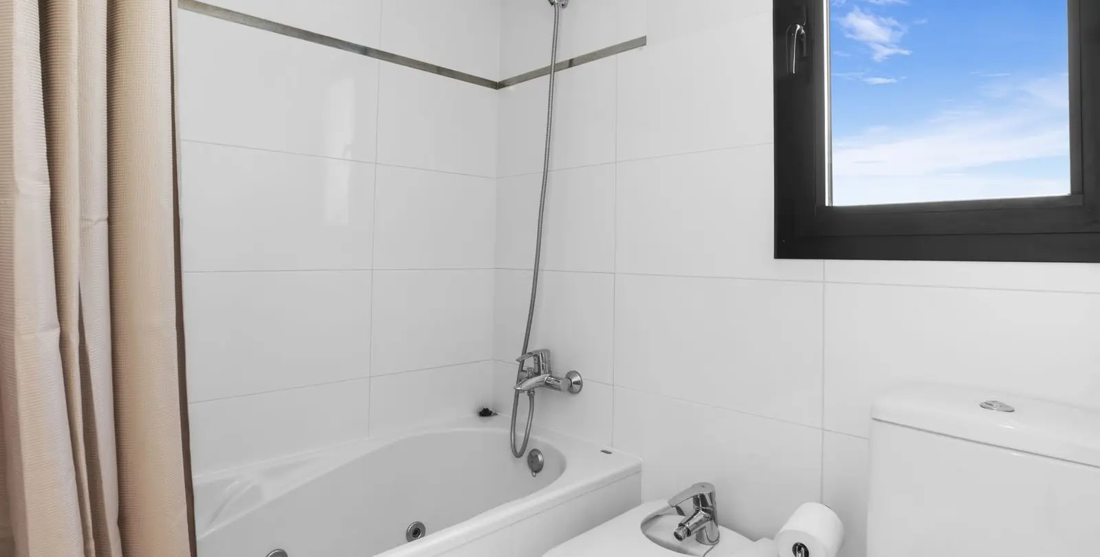Продажа двухуровневого пентхауса в Doña Julia 27