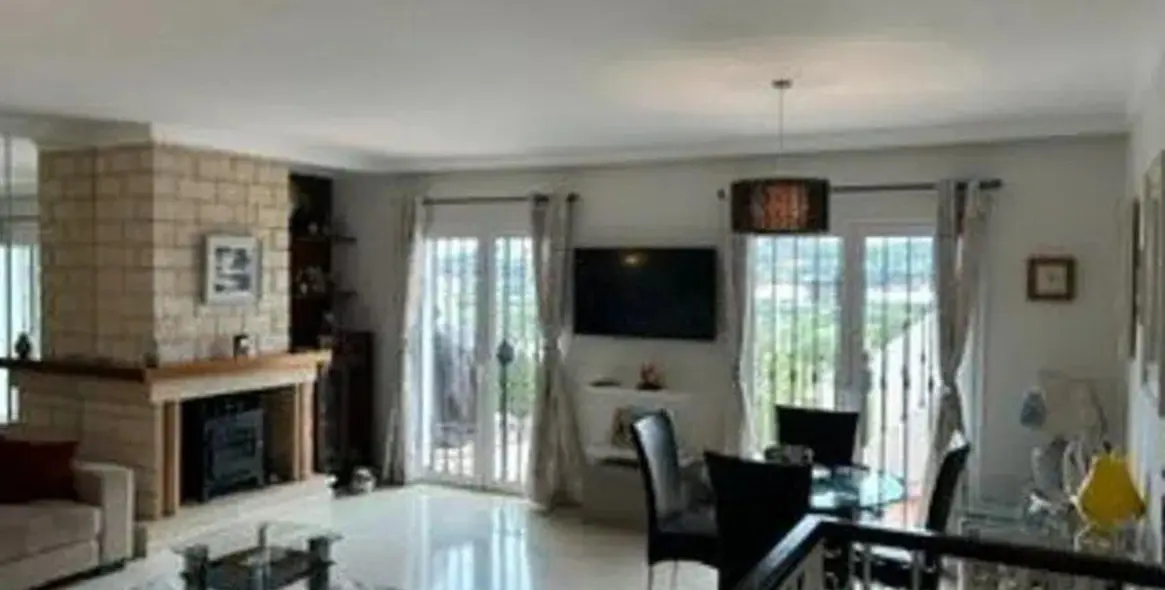 Sale of townhouse in Nueva Andalucía 3