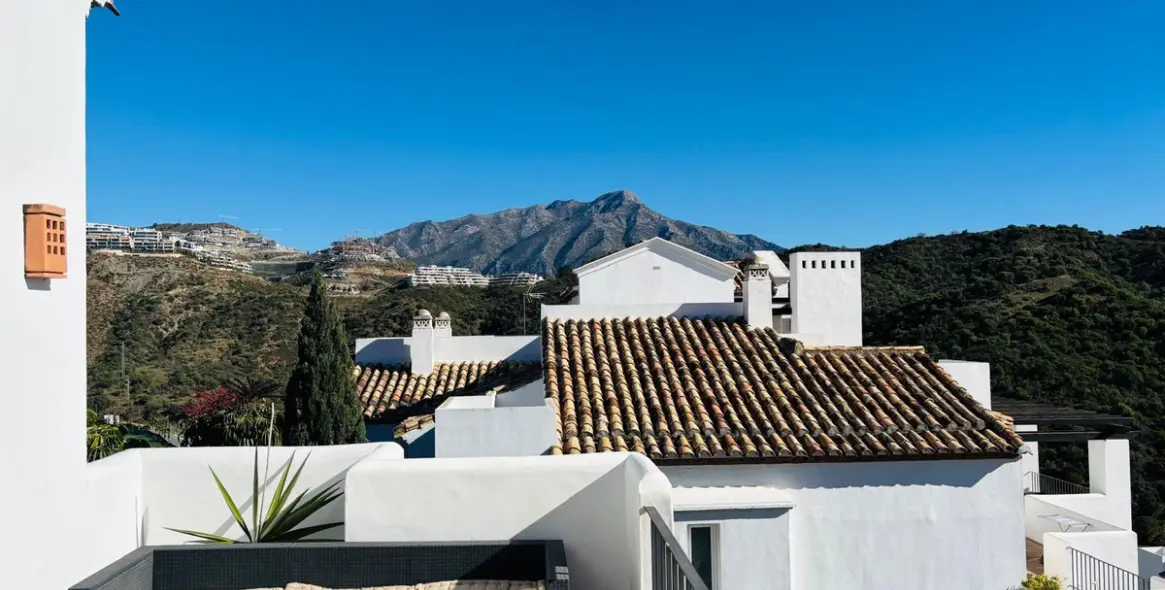 Sale of penthouse in La Quinta 5