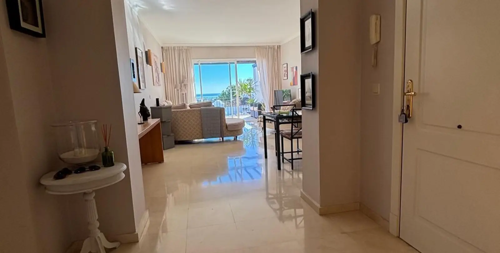 Sale of penthouse in La Quinta 10