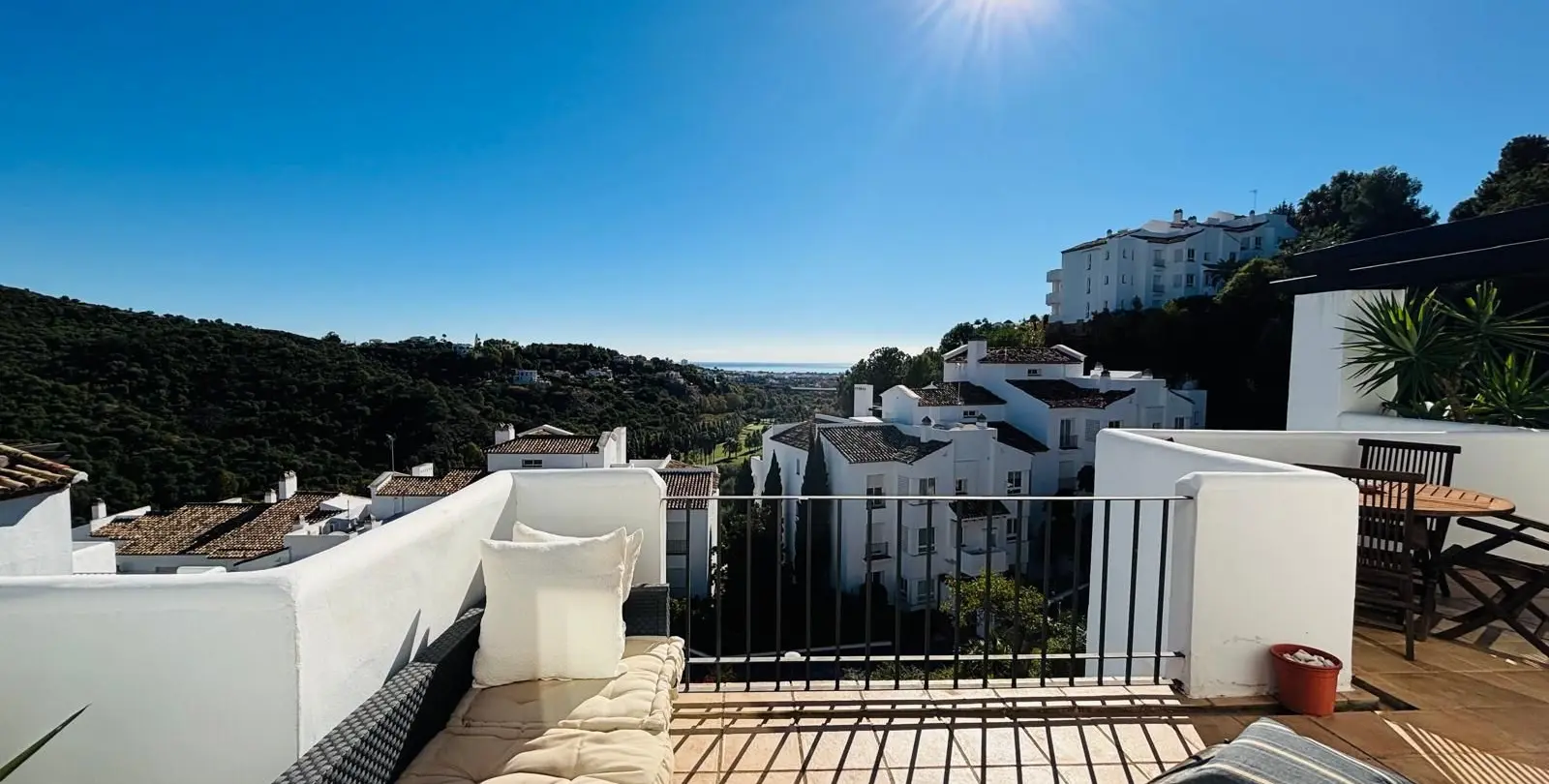 Sale of penthouse in La Quinta 17