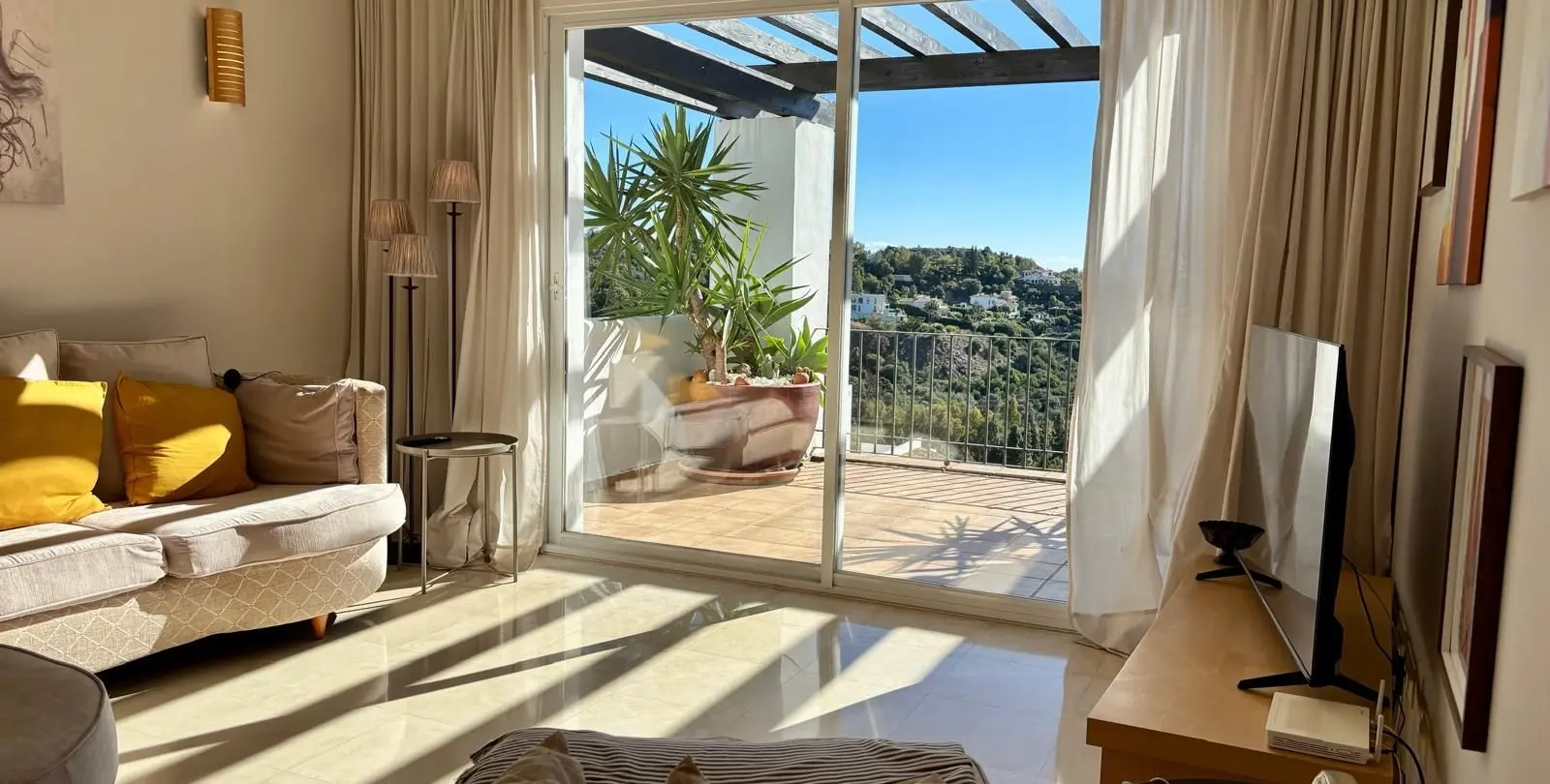 Sale of penthouse in La Quinta 23