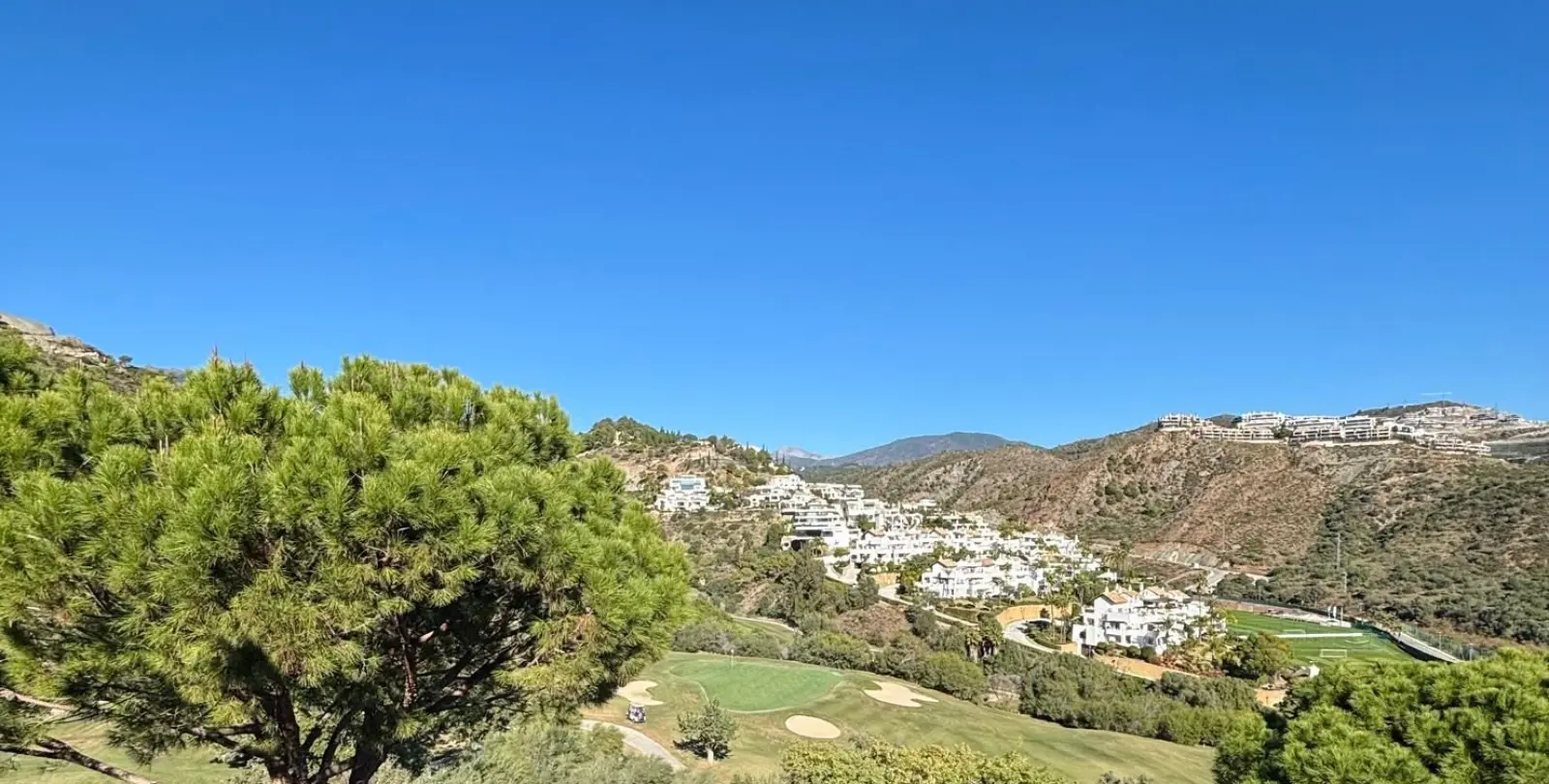 Sale of penthouse in La Quinta 25
