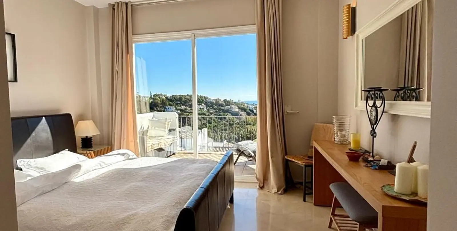 Sale of penthouse in La Quinta 38