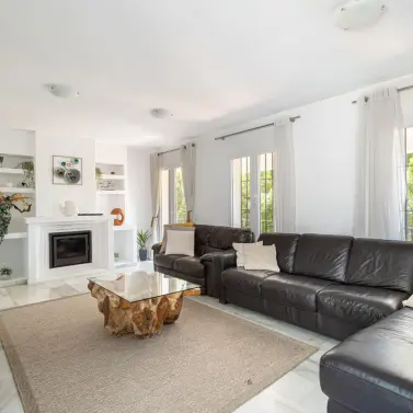 Venta de villa independiente en Estepona