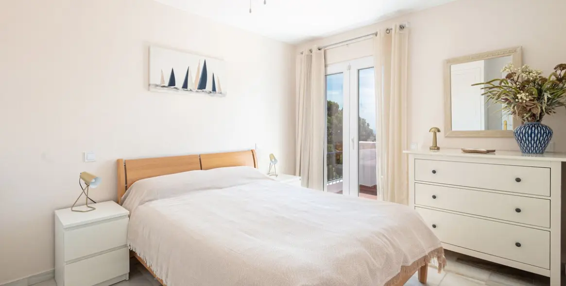 Sale of detached villa in Estepona 15