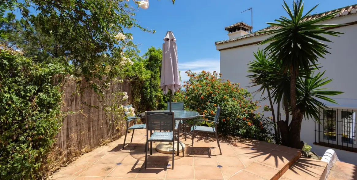 Sale of detached villa in Estepona 24