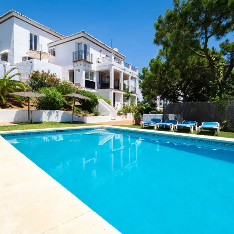Venta de villa independiente en Estepona