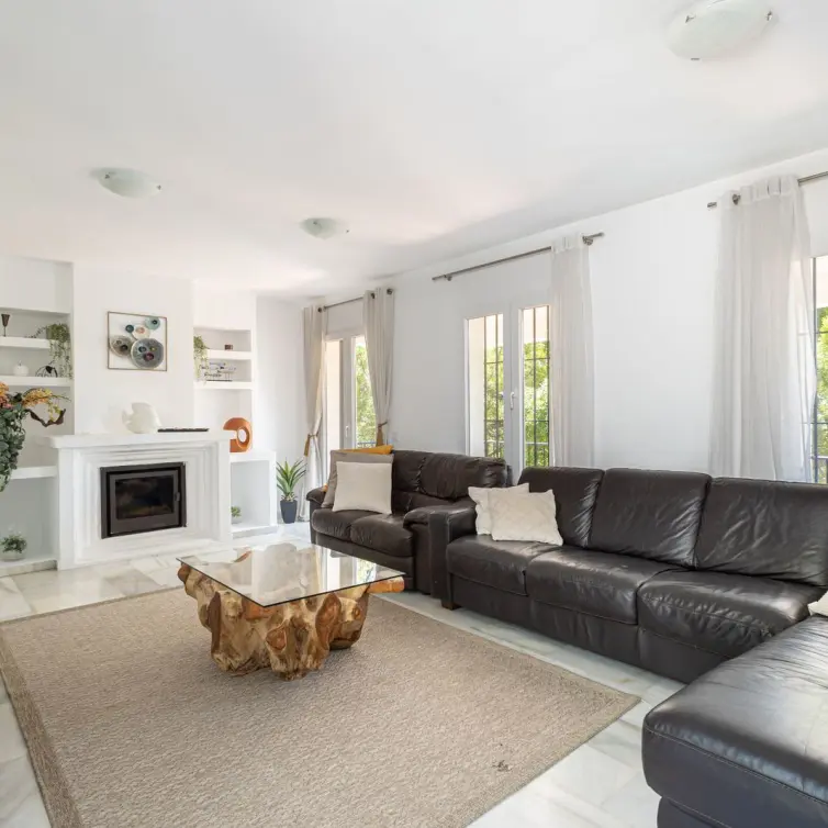 Venta de villa independiente en Estepona