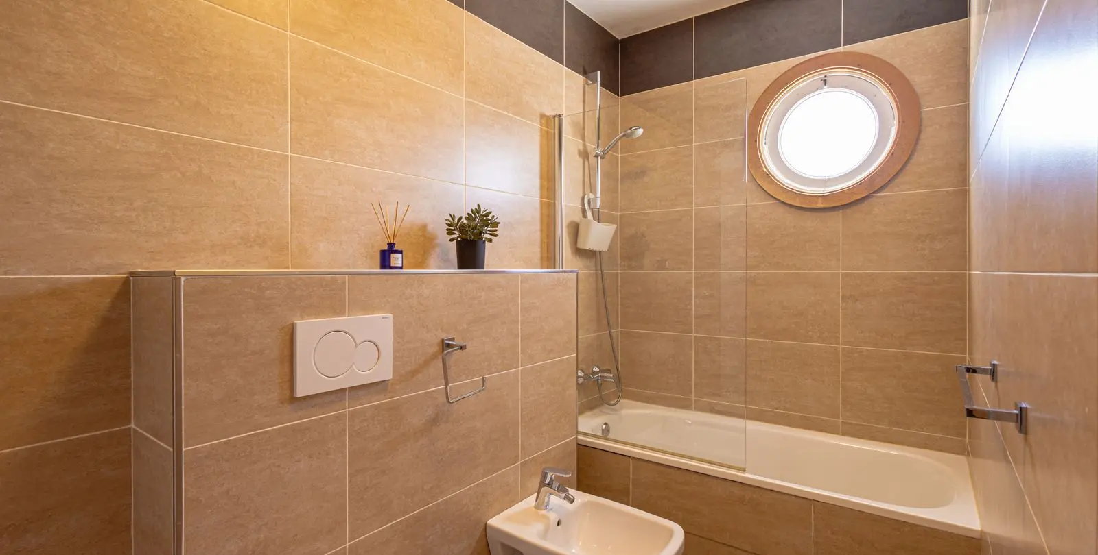 Sale of detached villa in Estepona 20