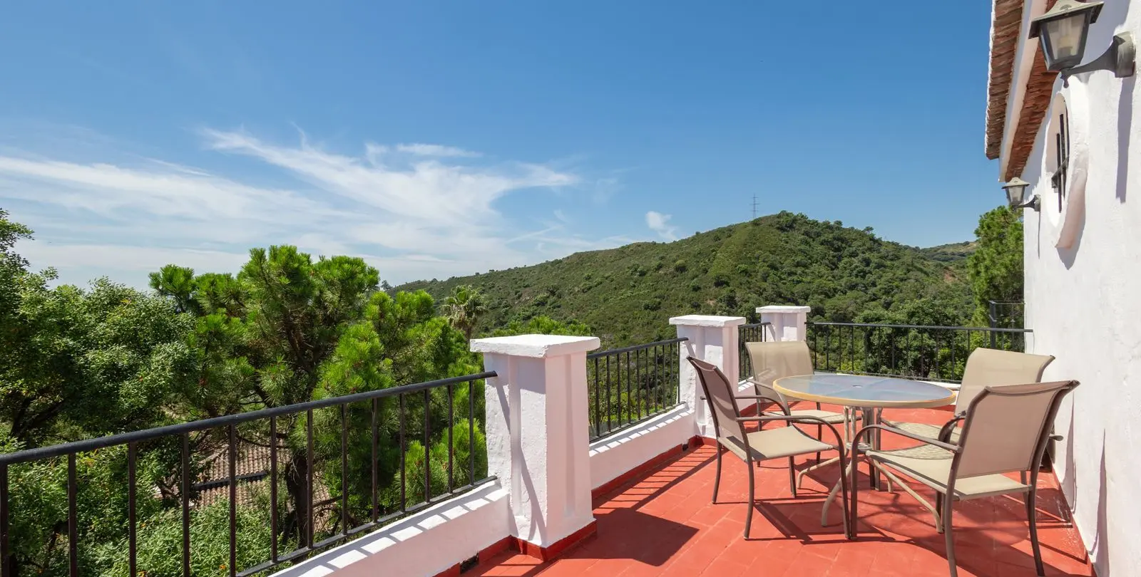 Sale of detached villa in Estepona 21