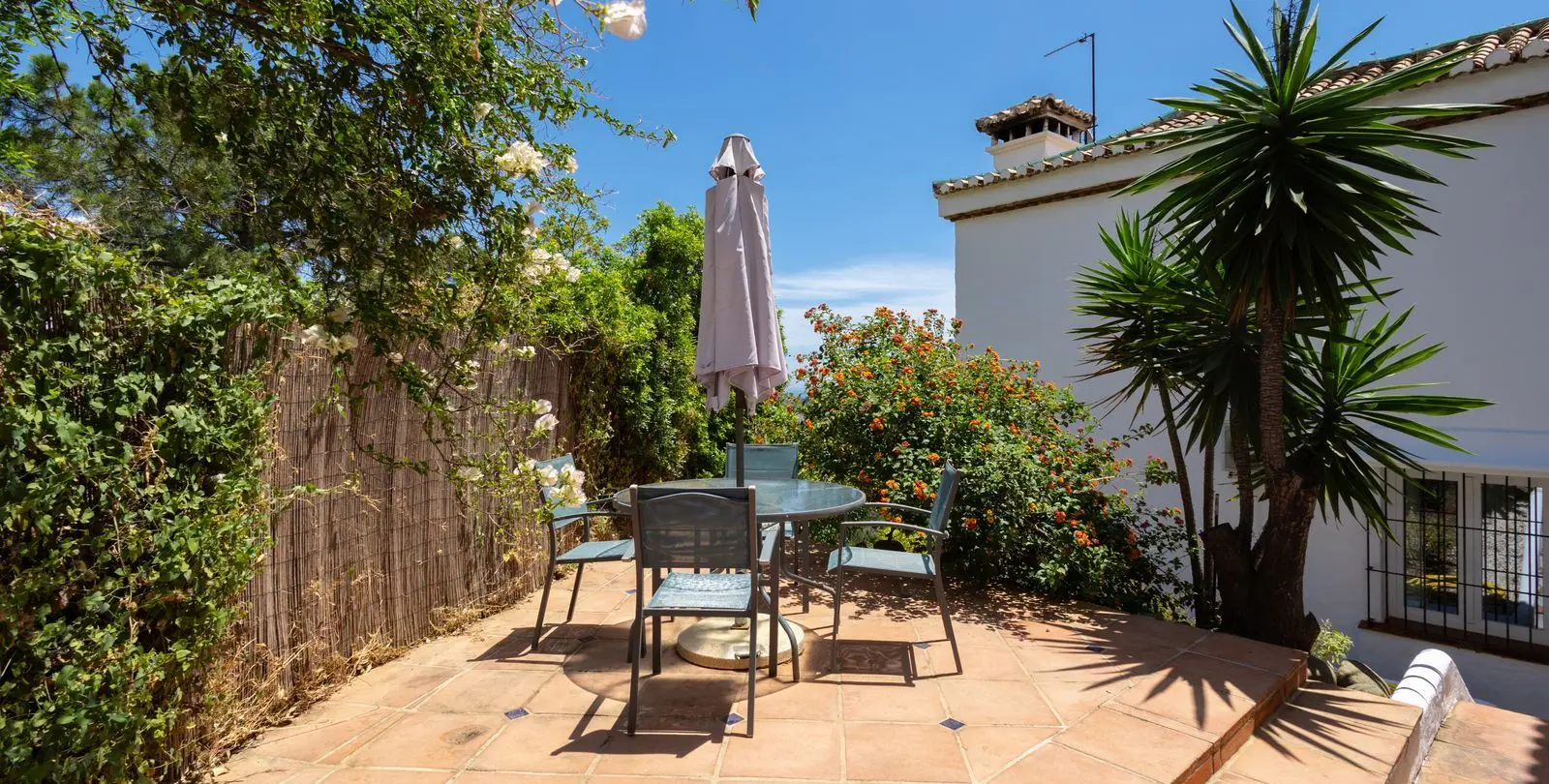 Sale of detached villa in Estepona 25