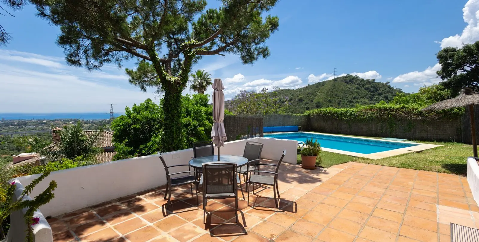 Sale of detached villa in Estepona 26