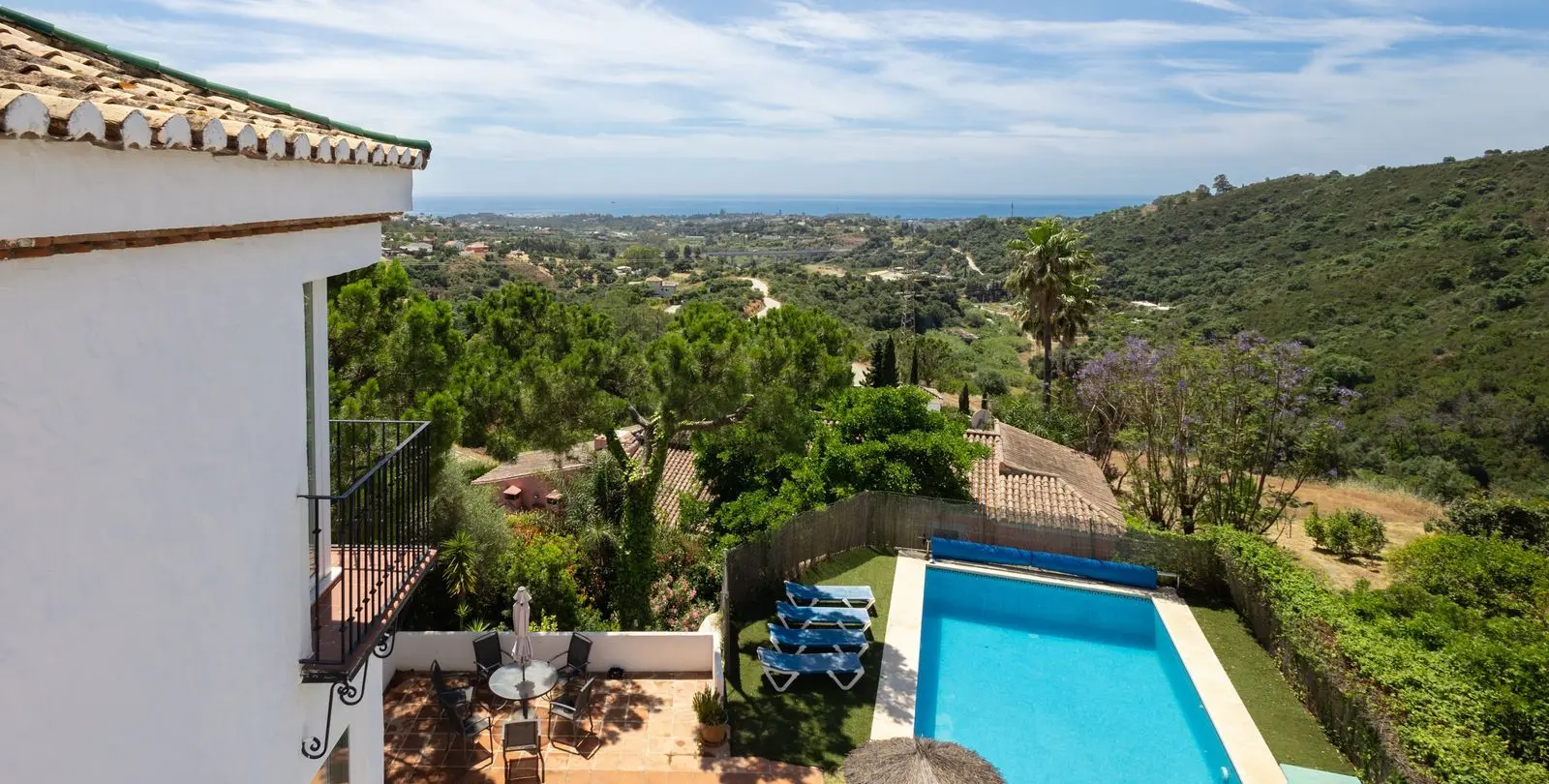 Sale of detached villa in Estepona 29
