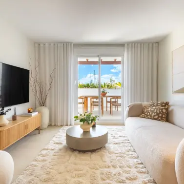 Sale of penthouse duplex in Nueva Andalucía