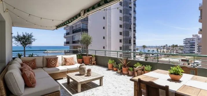 Sale of middle floor apartment in Fuengirola 1