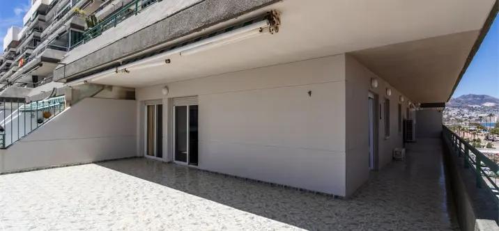 Sale of middle floor apartment in Fuengirola 4