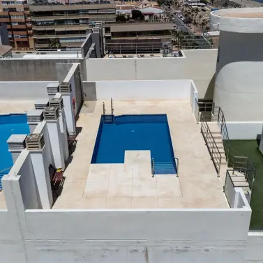 Sale of middle floor apartment in Fuengirola