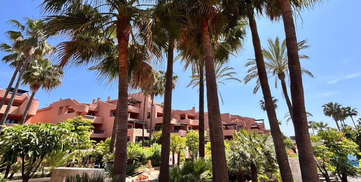 Sale of ground floor apartment in Estepona 3