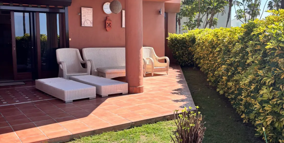 Sale of ground floor apartment in Estepona 6