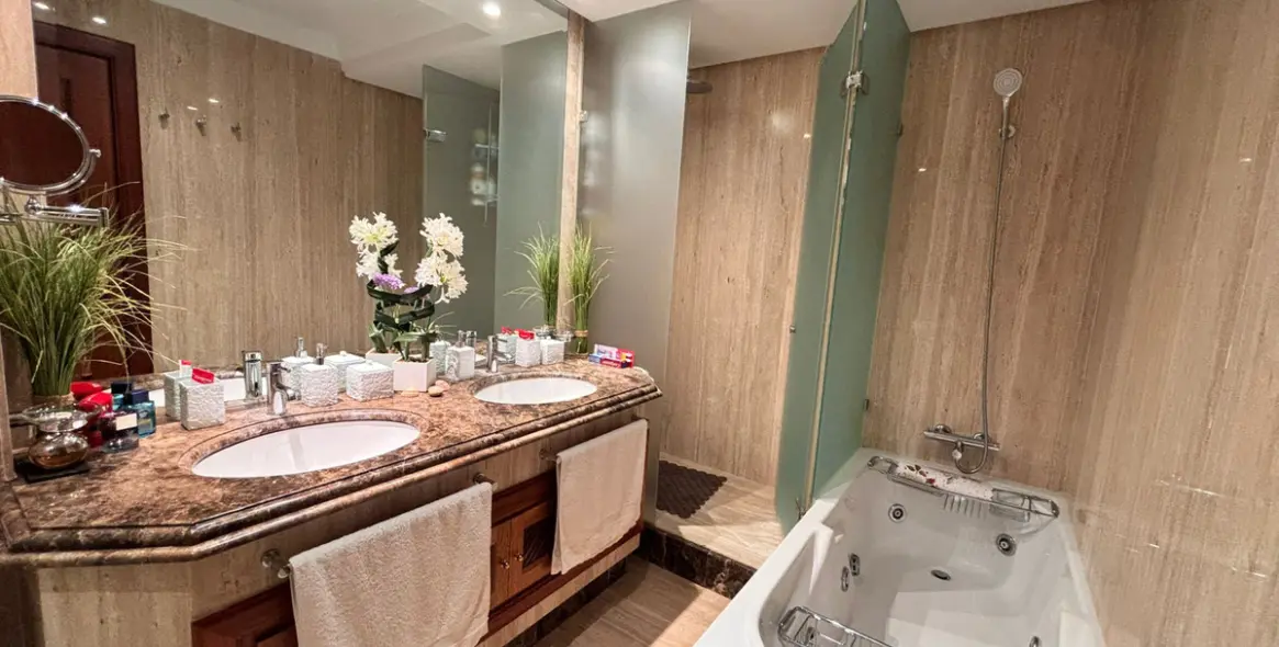 Sale of ground floor apartment in Estepona 15