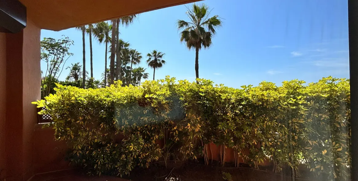 Sale of ground floor apartment in Estepona 19