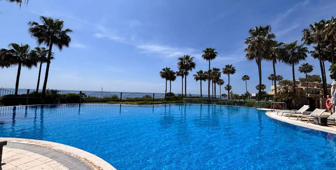 Sale of ground floor apartment in Estepona 42