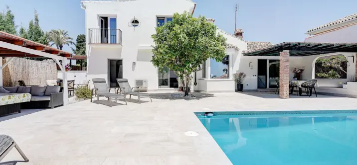 Venta de villa independiente en Calahonda 2