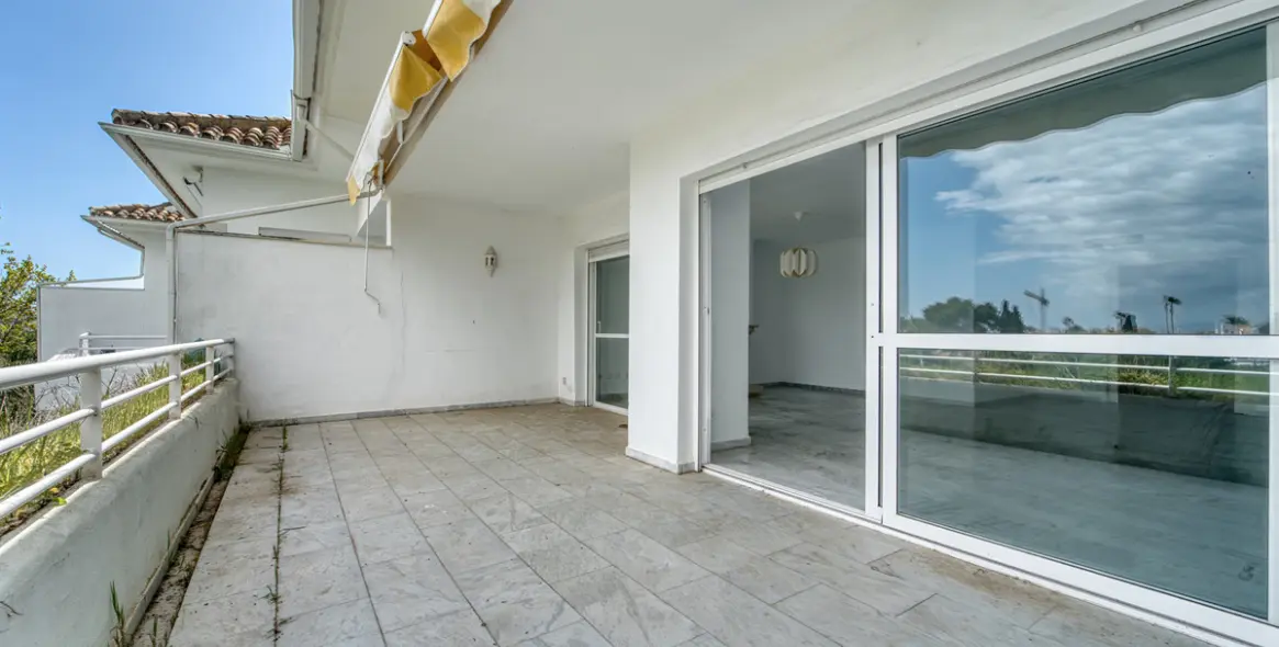 Продажа двухуровневого пентхауса в Guadalmina Baja 8
