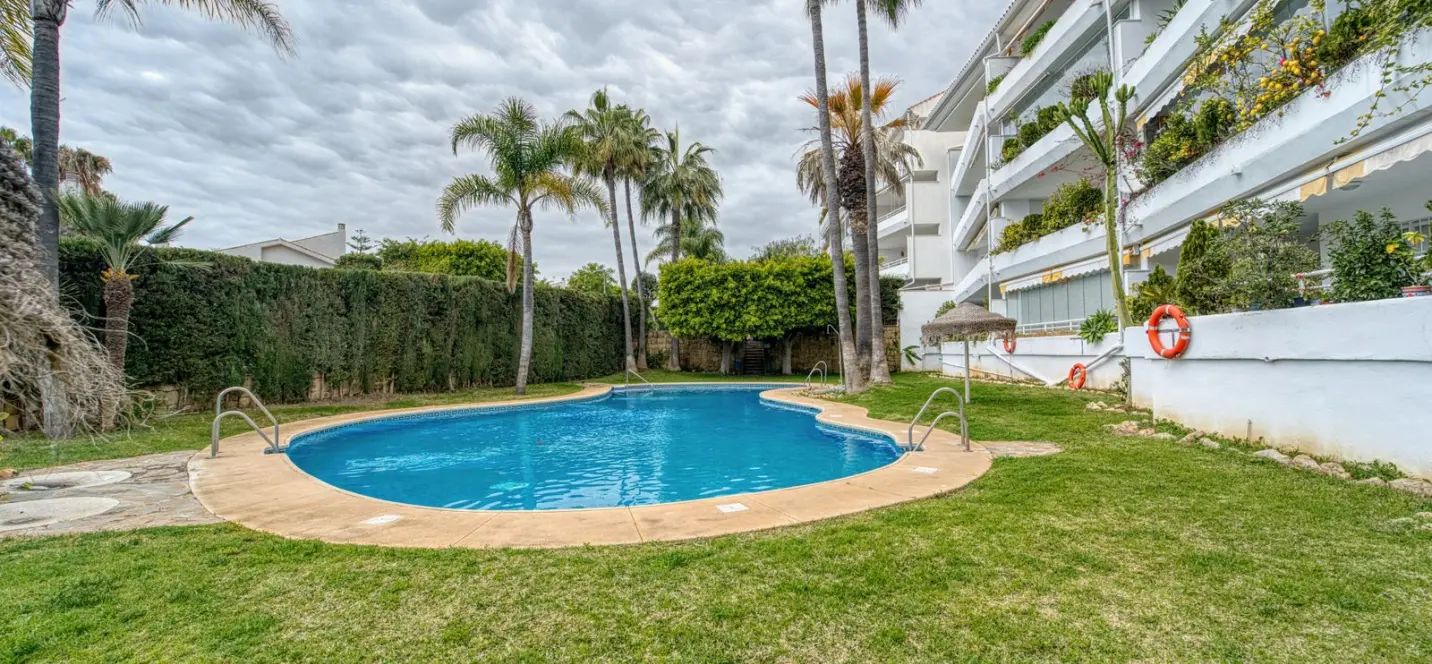 Venta de ático dúplex en Guadalmina Baja 0