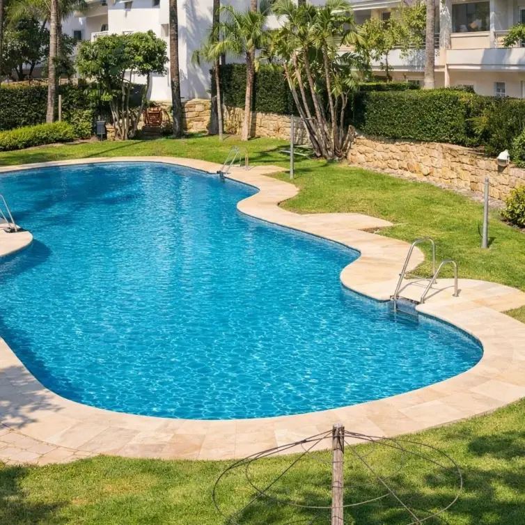 Venta de ático dúplex en Guadalmina Baja
