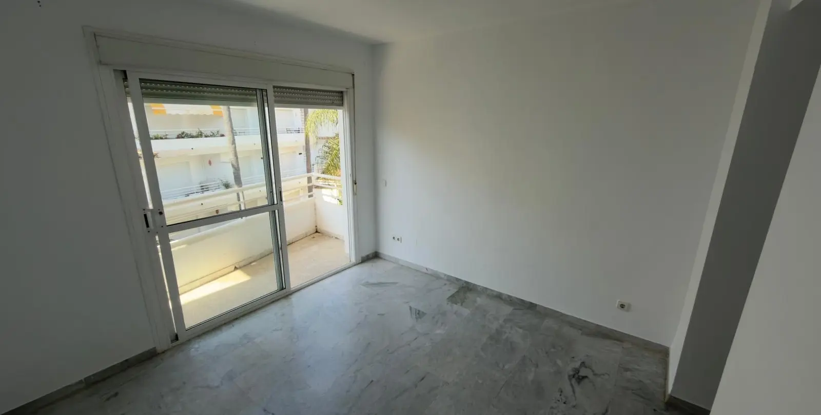 Sale of penthouse duplex in Guadalmina Baja 6