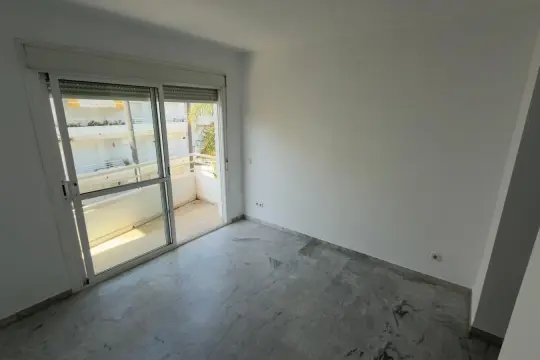 Image 6 thumb