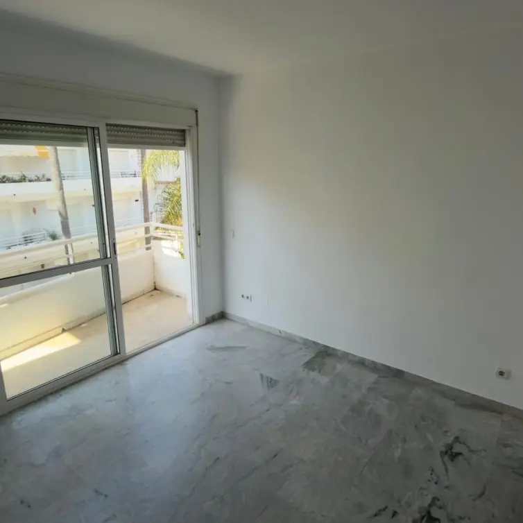 Venta de ático dúplex en Guadalmina Baja