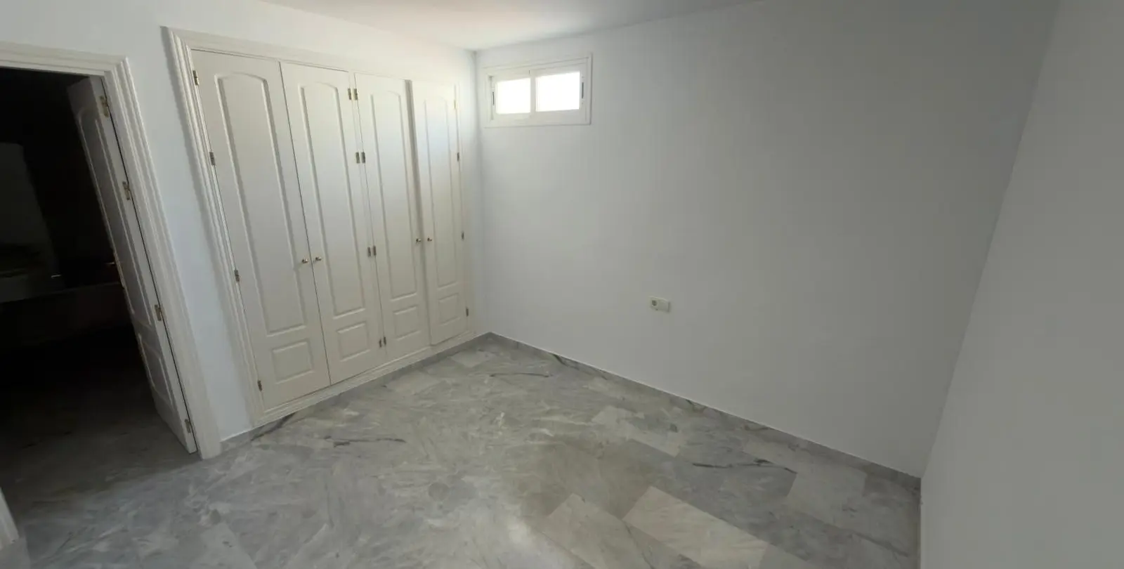 Sale of penthouse duplex in Guadalmina Baja 8